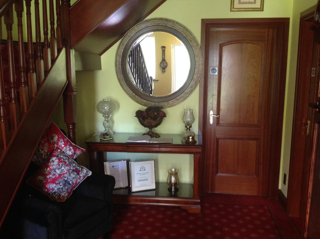 Caldhame Lodge Crumlin  Eksteriør bilde